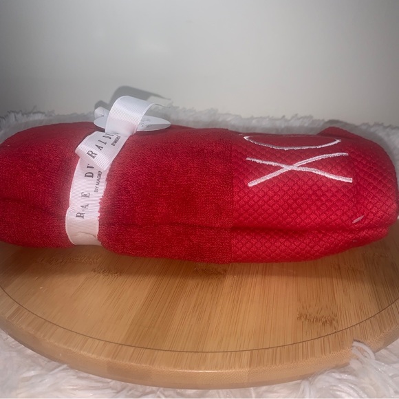 Rae Dunn Valentines Day Hand Towels Set of 2 NEW - Picture 2 of 4